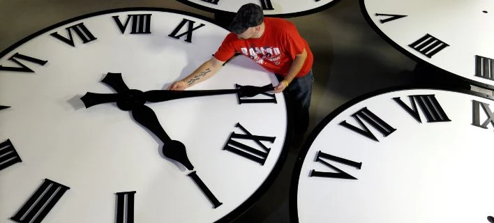 Θερινή ώρα για πάντα ή μήπως χειμερινή; Τι θέλει η Ελλάδα και οι υπόλοιπες ευρωπαϊκές χώρες